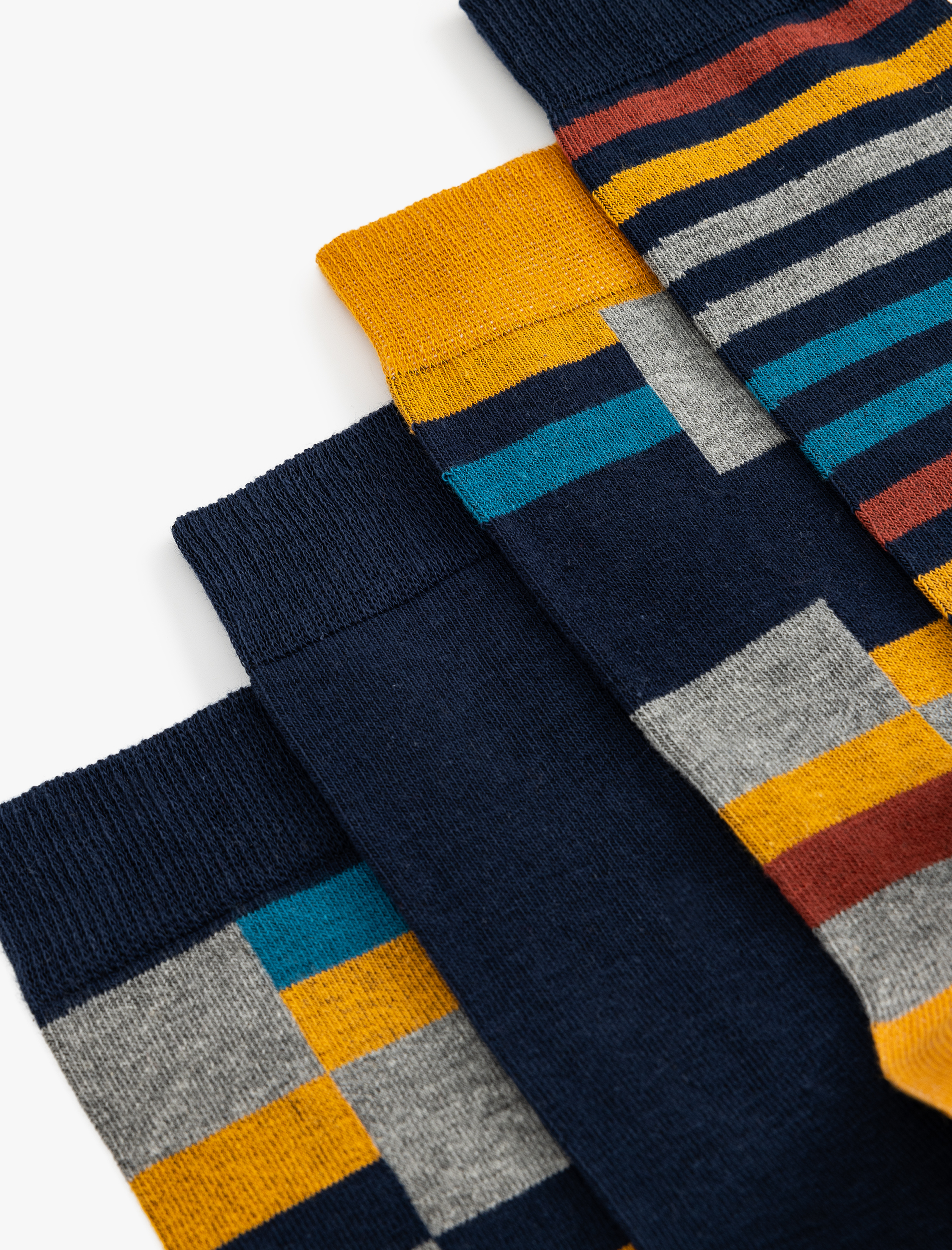  Erkek Pamuklu Çok Renkli 4'lü Çorap Seti