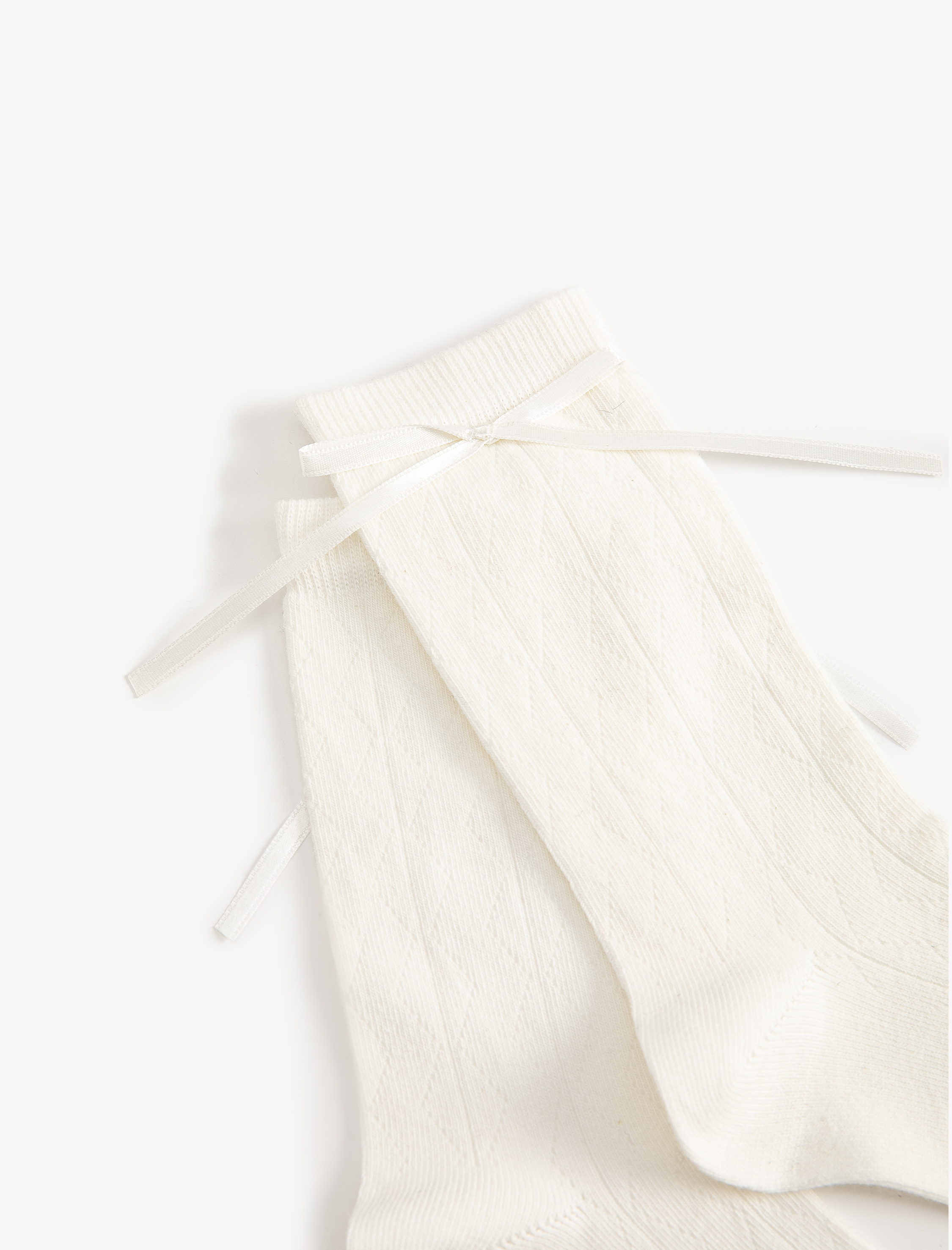  Kadın Fiyonk Detaylı Soket Çorap