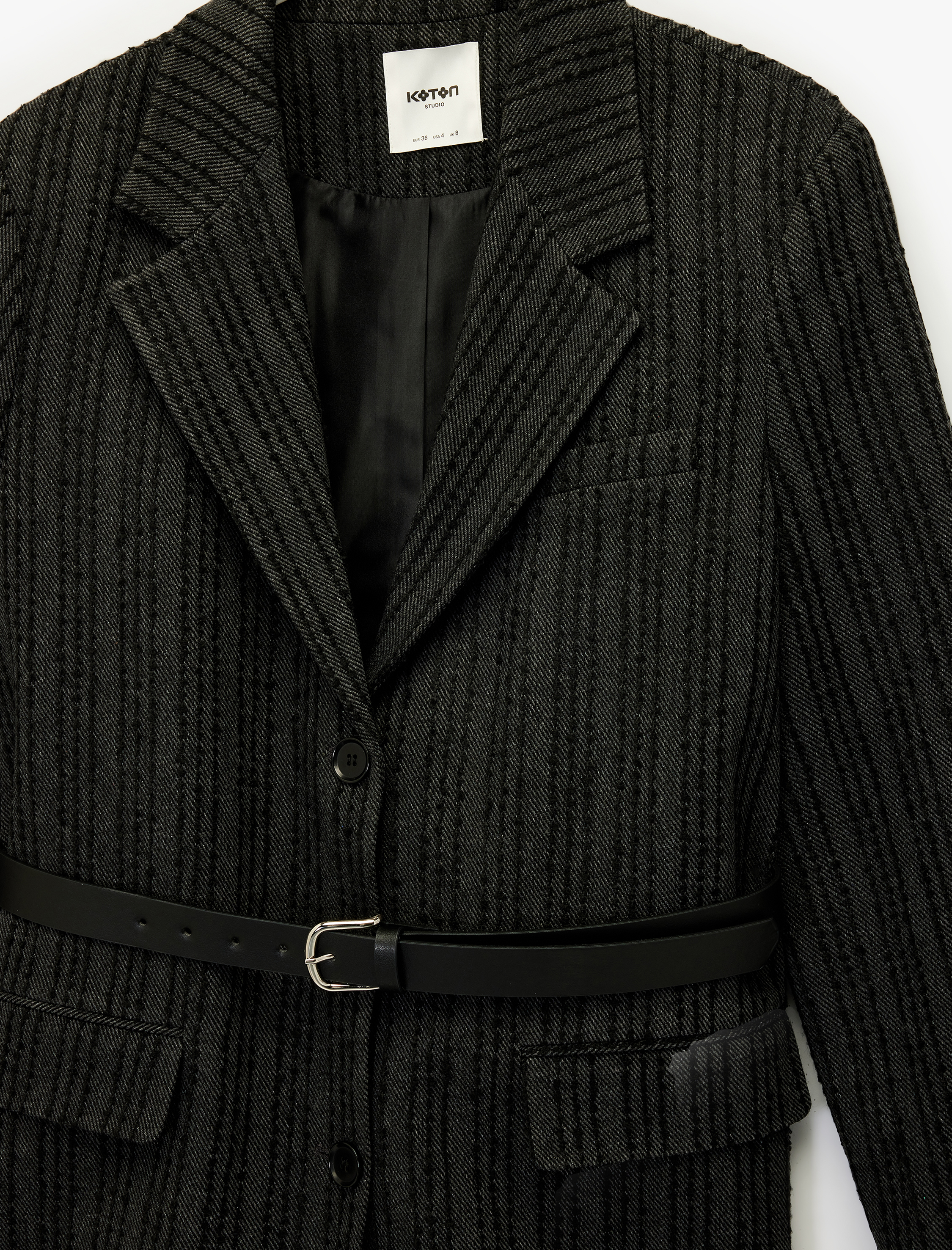   Geniş Yaka Kemerli Düğmeli Cep Detaylı Çizgili Blazer Ceket