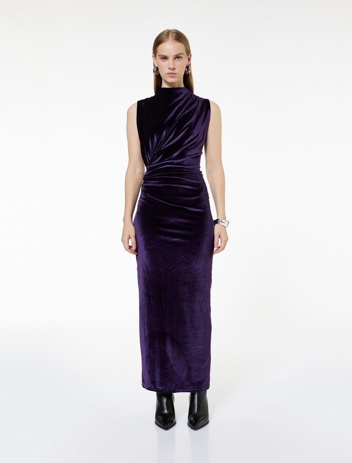  Yırtmaçlı Hafif Dik Yaka Drapeli Kolsuz Uzun Kadife Elbise