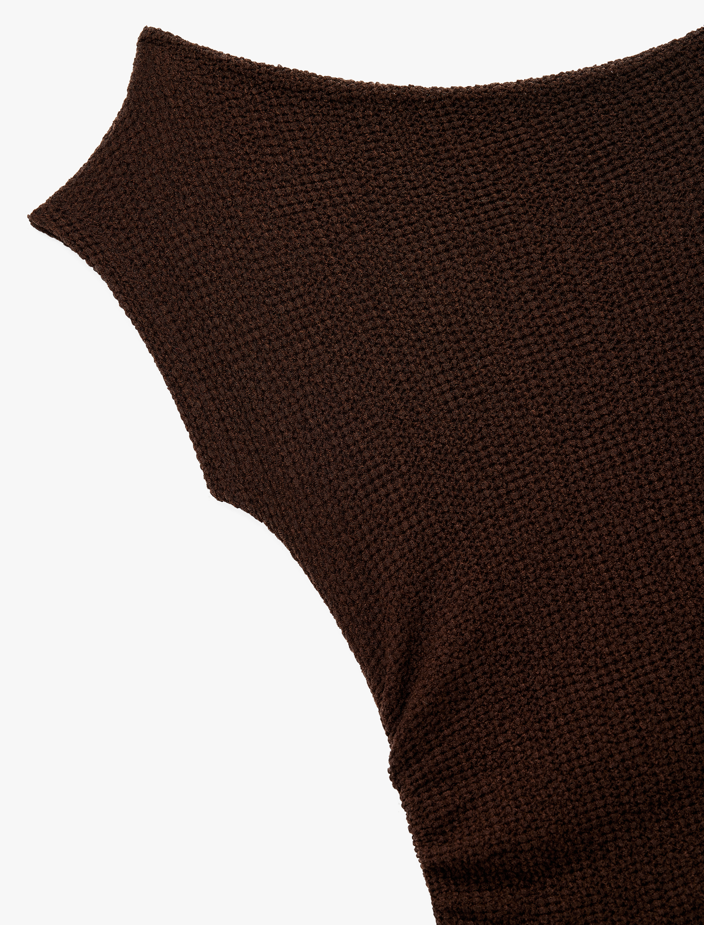   Bürümcük Kumaş Drape Detaylı Asimetrik Kayık Yaka Kolsuz Bluz