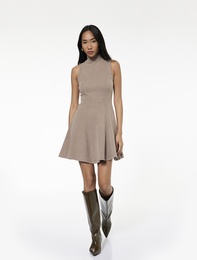 Slim Fit Dik Yaka Kolsuz Mini Triko Elbise