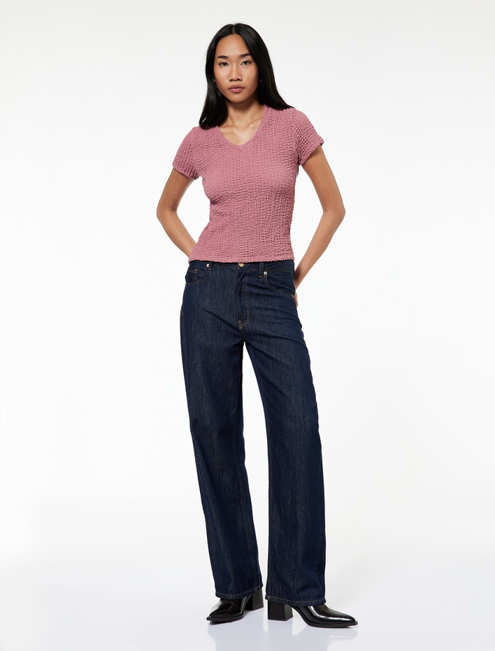  Bürümcük Kumaş Dokulu V Yaka Kısa Kollu Tişört