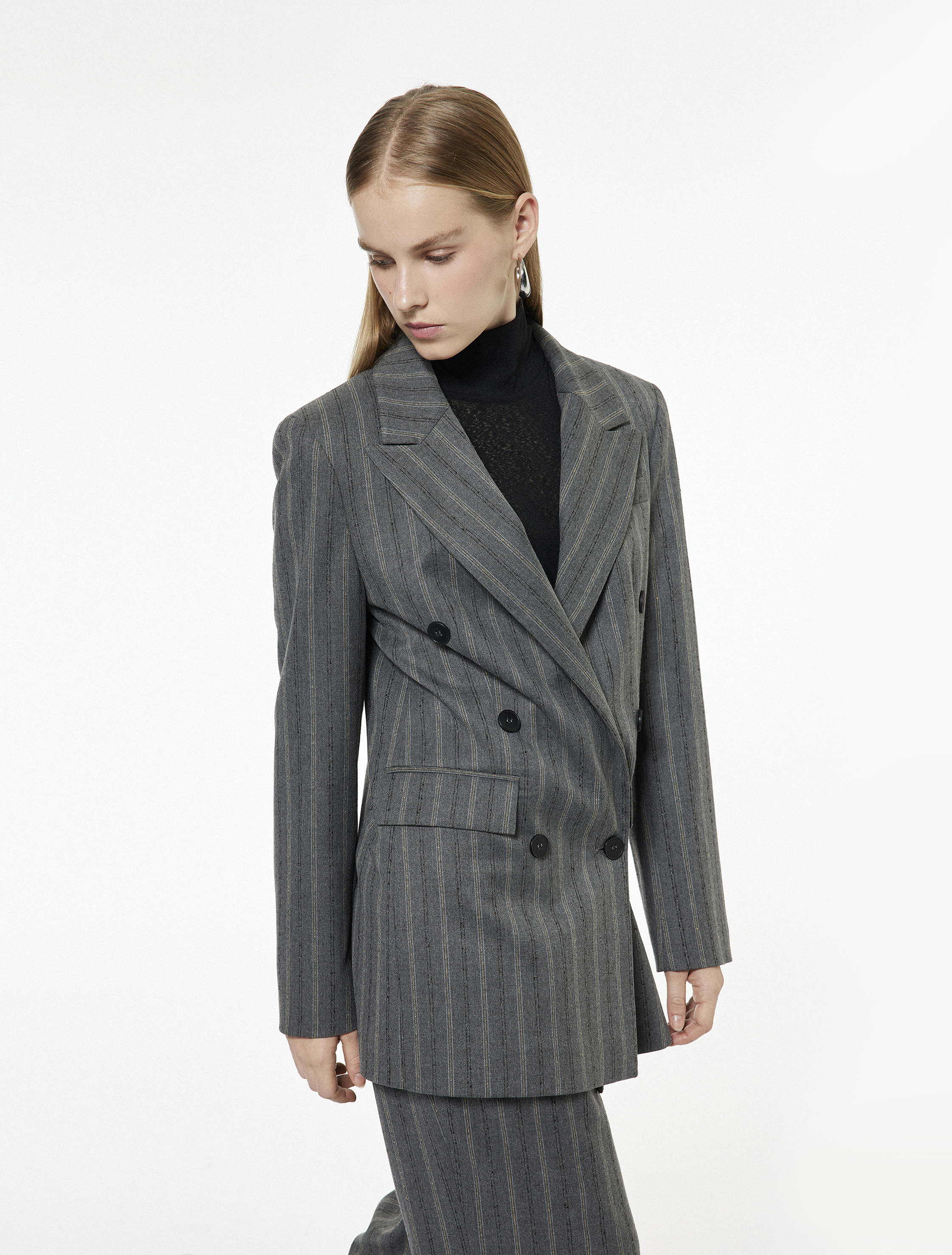   Viskon Karışımlı Düğmeli Cep Detaylı Kruvaze Yaka Çizgili Blazer Ceket