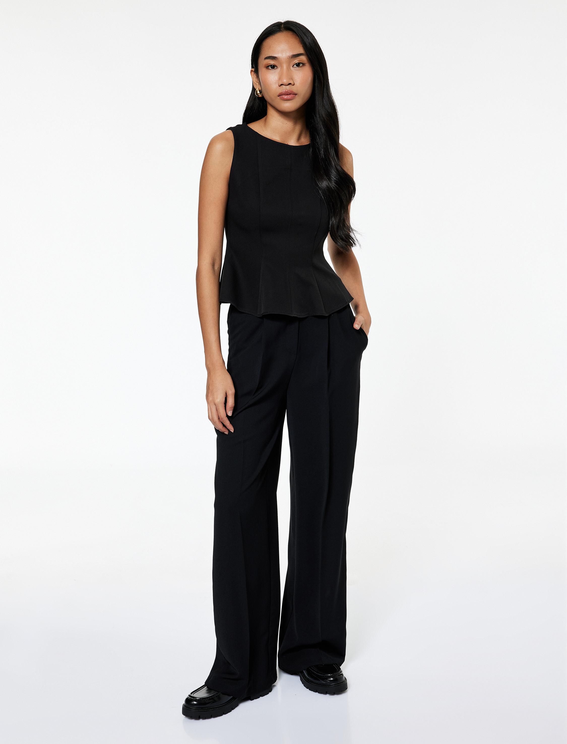   Dar Kalıp Bisiklet Yaka Kolsuz Peplum Bluz