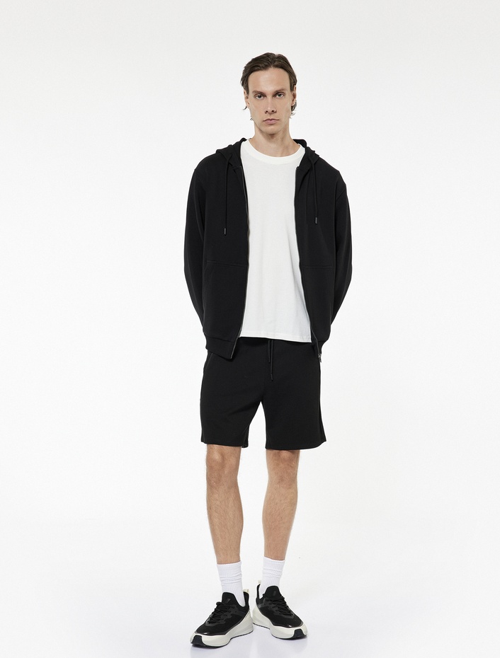  Viskon Karışımlı Fermuarlı Cep Detaylı Beli Bağcıklı Spor Şort