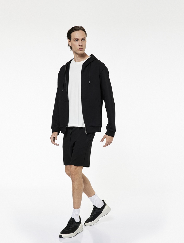  Viskon Karışımlı Fermuarlı Cep Detaylı Beli Bağcıklı Spor Şort