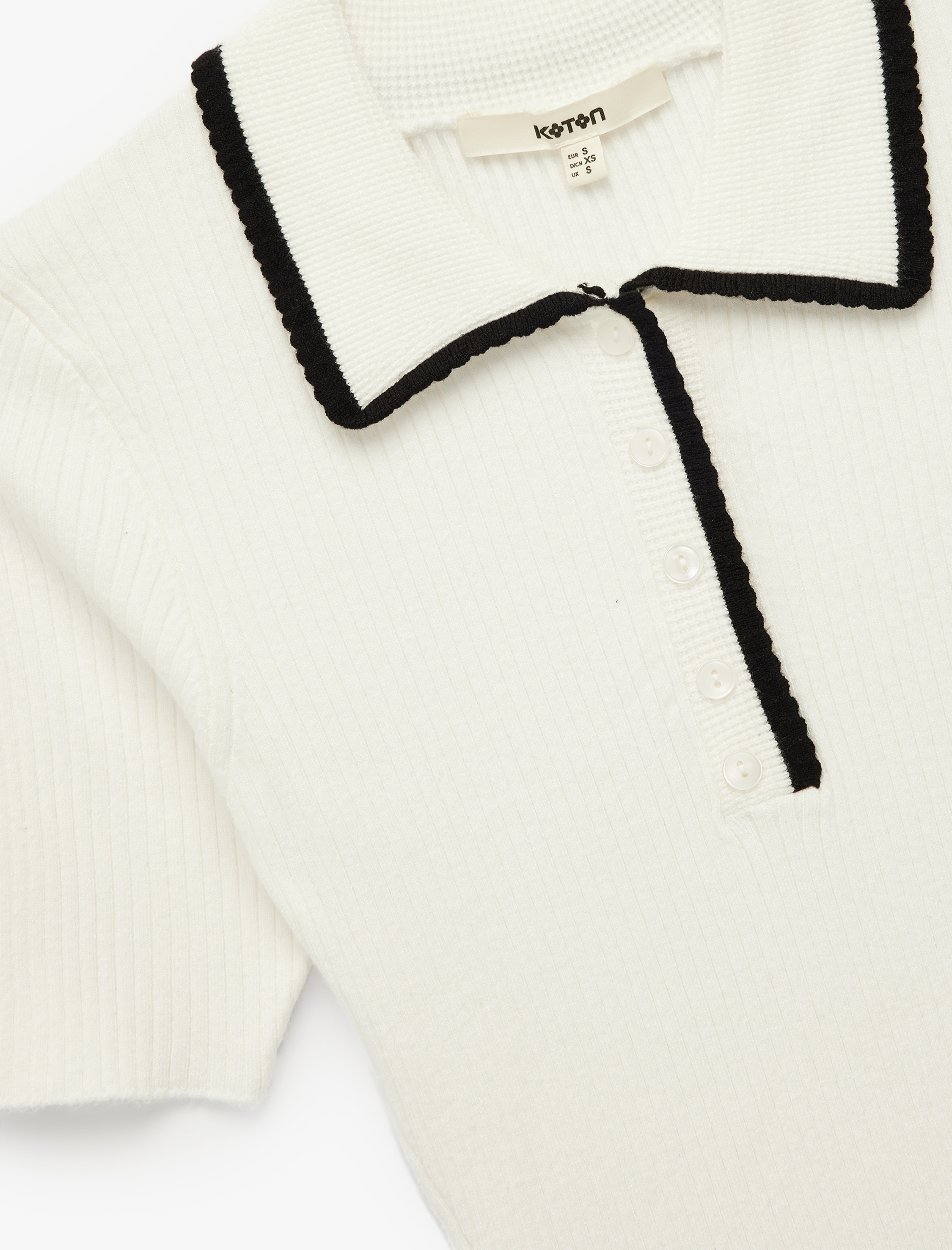   Renk Kontrast Detaylı Kısa Kollu Polo Yaka Triko Kazak