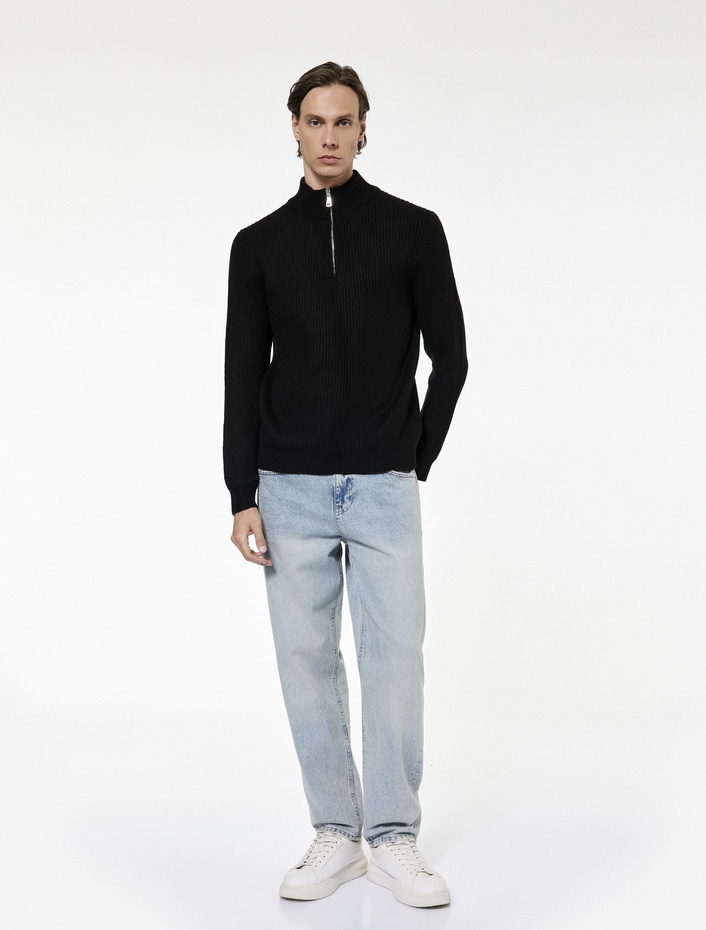  Uzun Kollu Dokulu Yarım Fermuarlı Triko Kazak