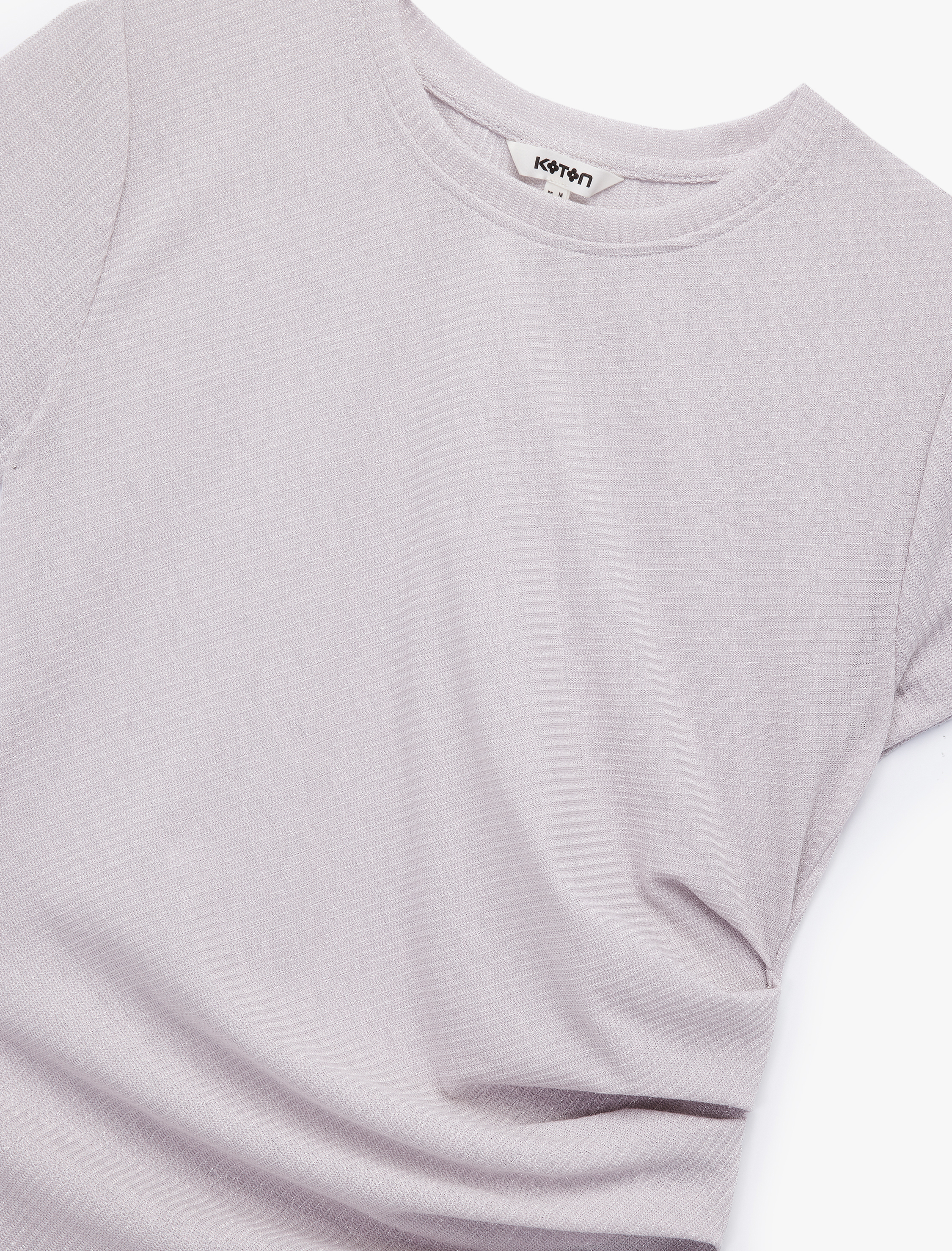   Drape Detaylı Kısa Kollu Bisiklet Yaka Asimetrik Kesim Simli Tişört