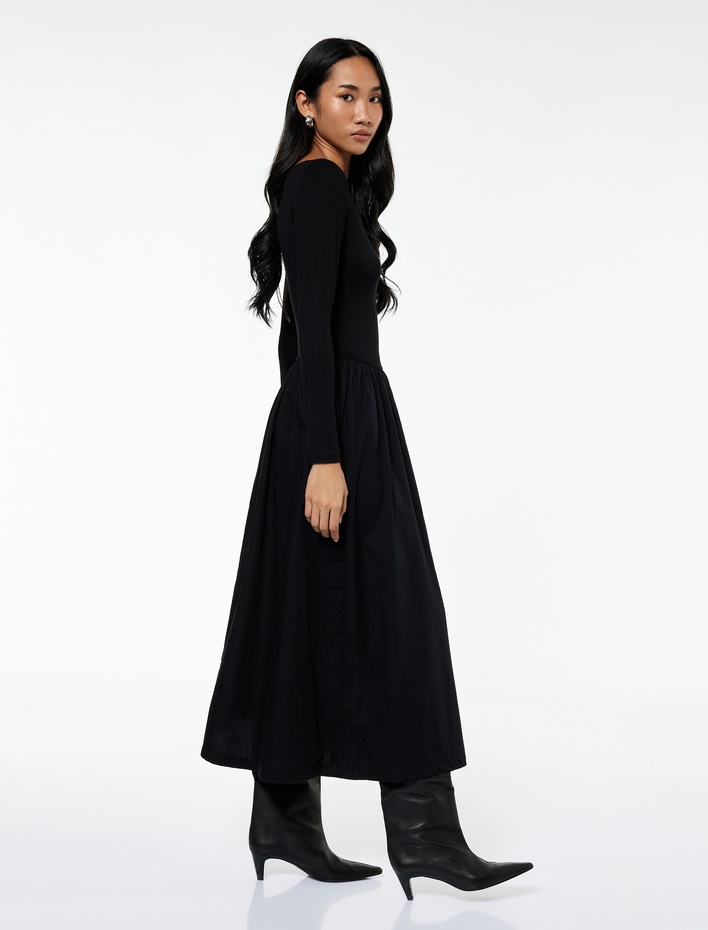  İki Farklı Kumaş Detaylı Uzun Kollu Geniş Yuvarlak Yaka Midi Kloş Elbise