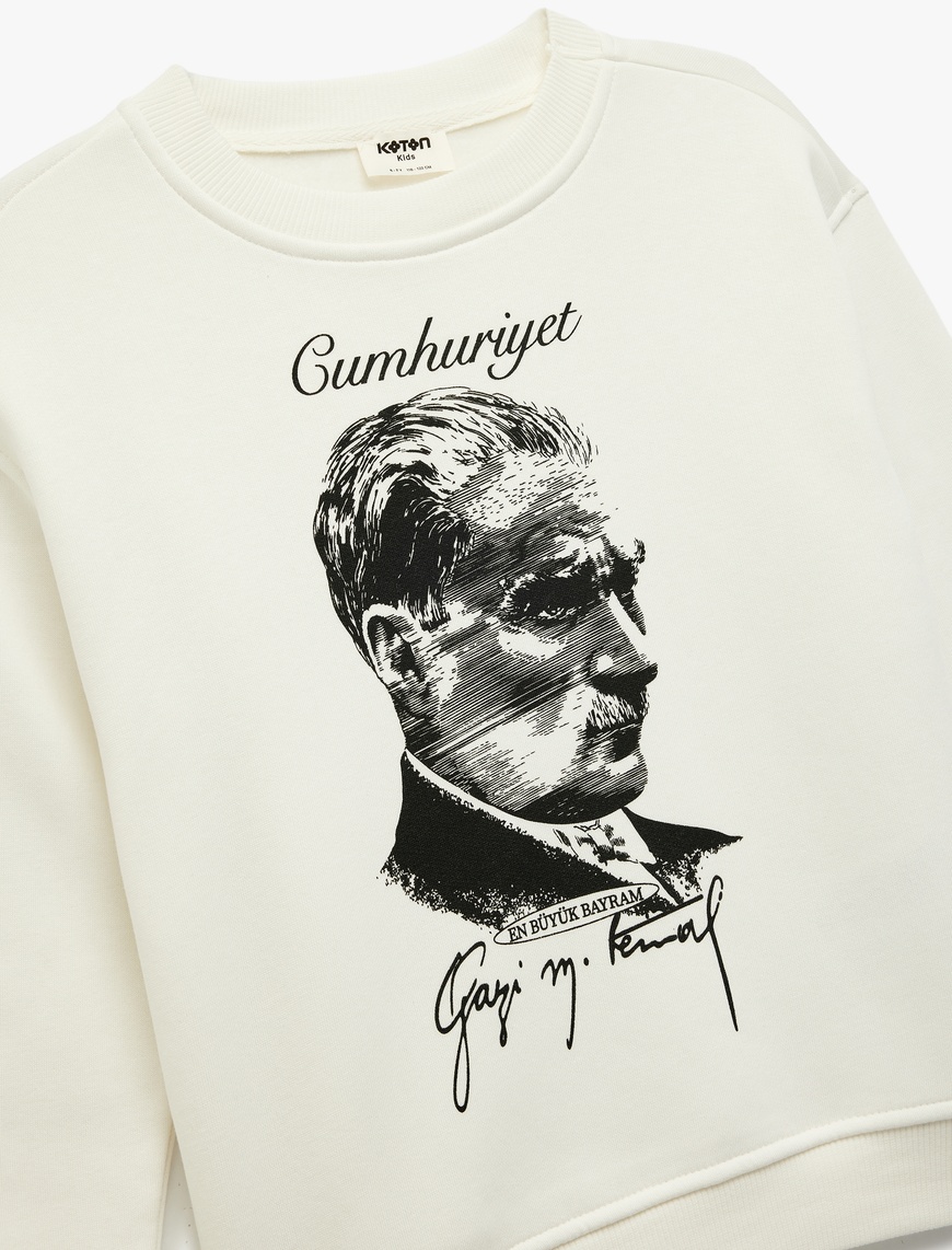  Erkek Çocuk Uzun Kollu Bisiklet Yaka Atatürk Baskılı Oversize Sweatshirt