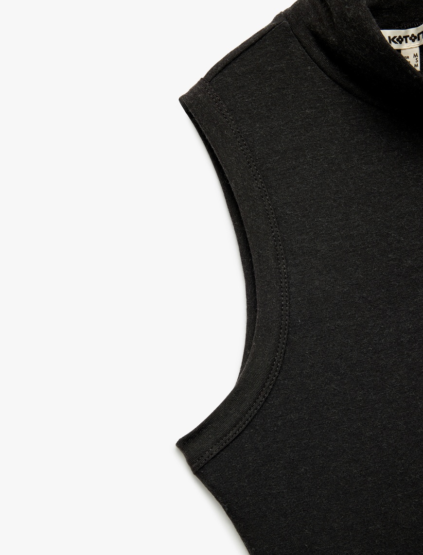   Koyun Yünü Karışımlı Slim Fit Dik Yaka Kolsuz Body