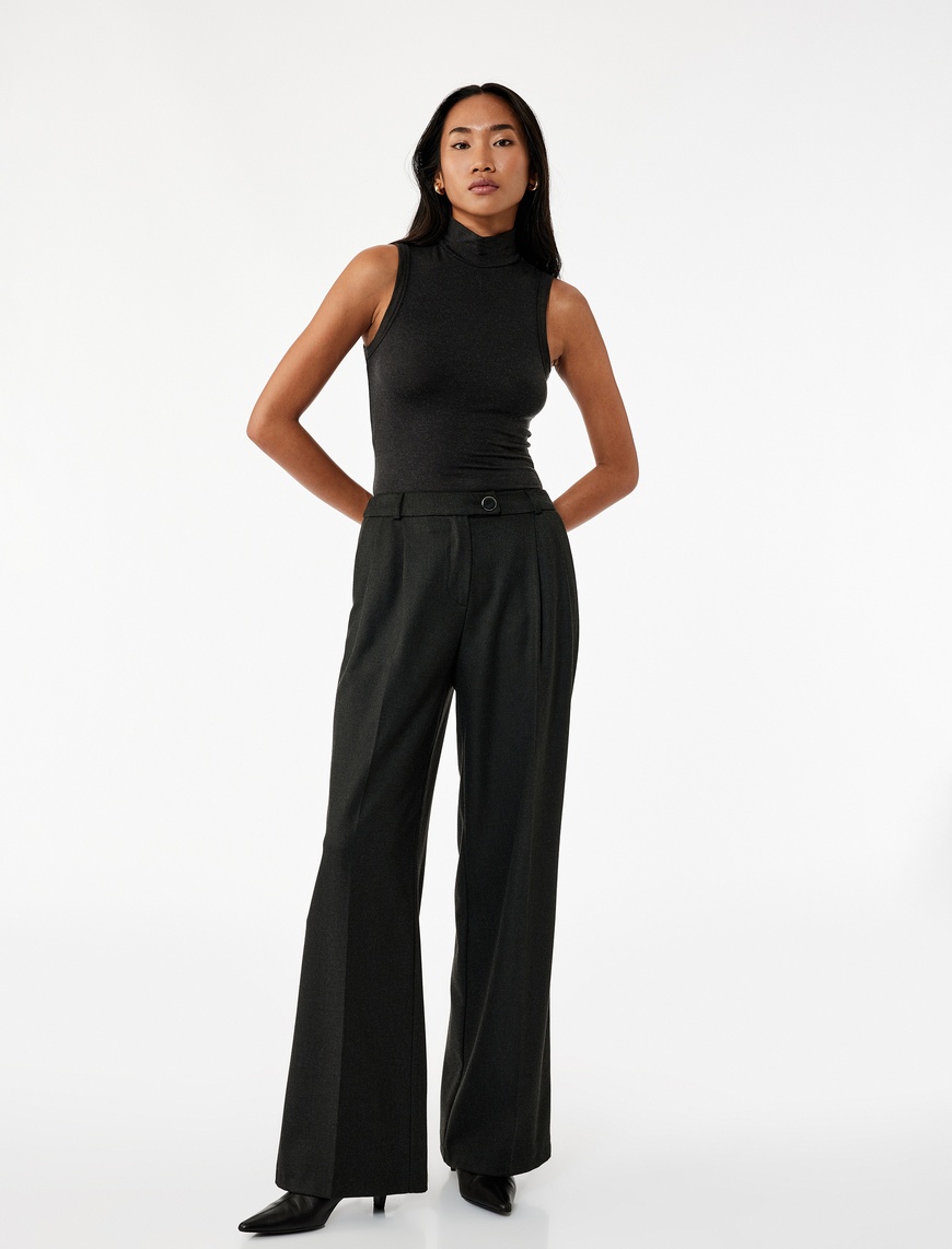   Koyun Yünü Karışımlı Slim Fit Dik Yaka Kolsuz Body