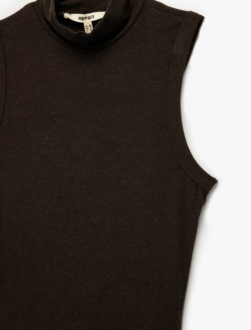   Koyun Yünü Karışımlı Slim Fit Dik Yaka Kolsuz Body