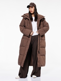 Uzun Kollu Cepli Kapüşonlu Fermuarlı Oversize Su İtici Uzun Şişme Mont