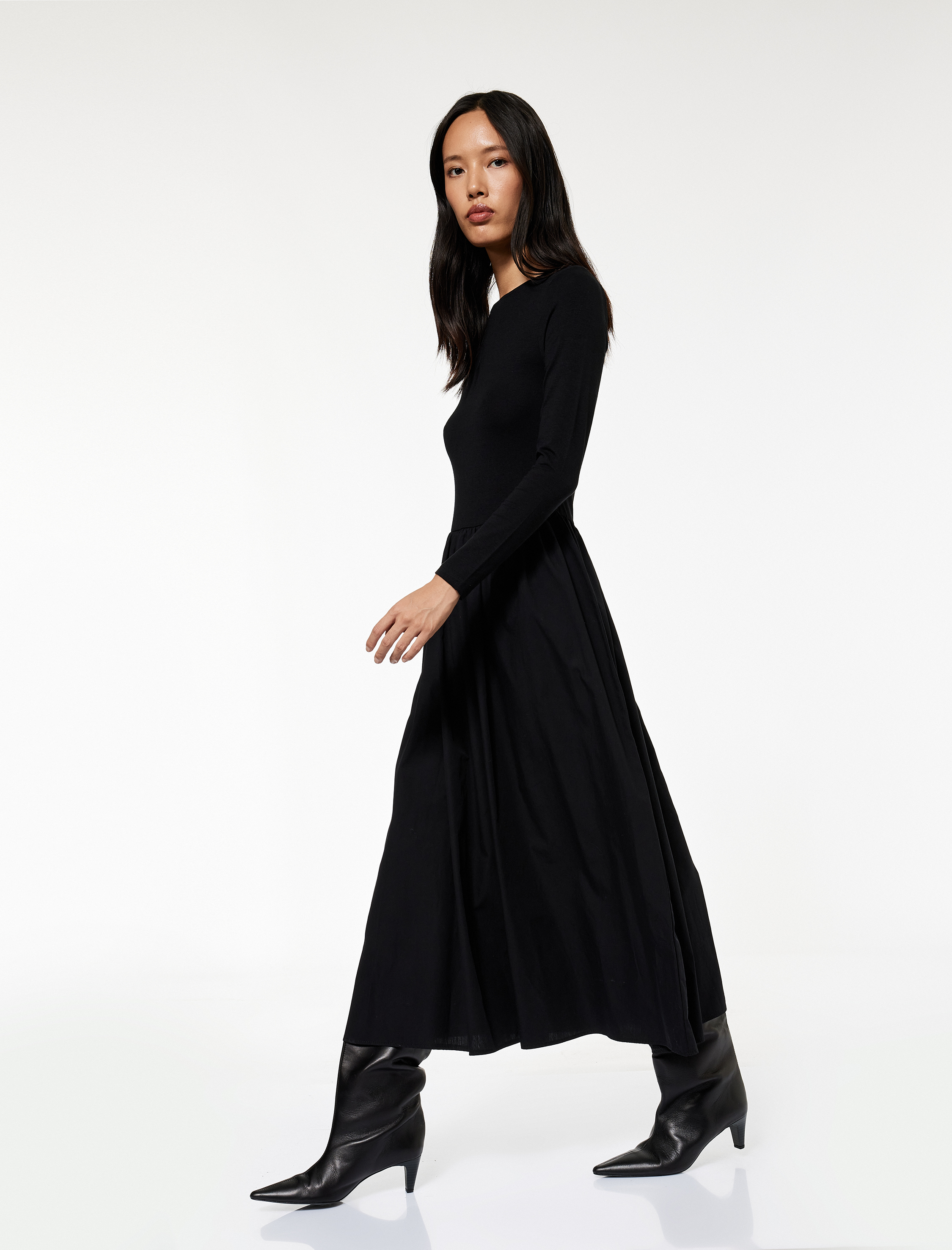   Pamuklu Slim Fit Uzun Kollu Bisiklet Yaka Çan Kesim Midi Boy Elbise