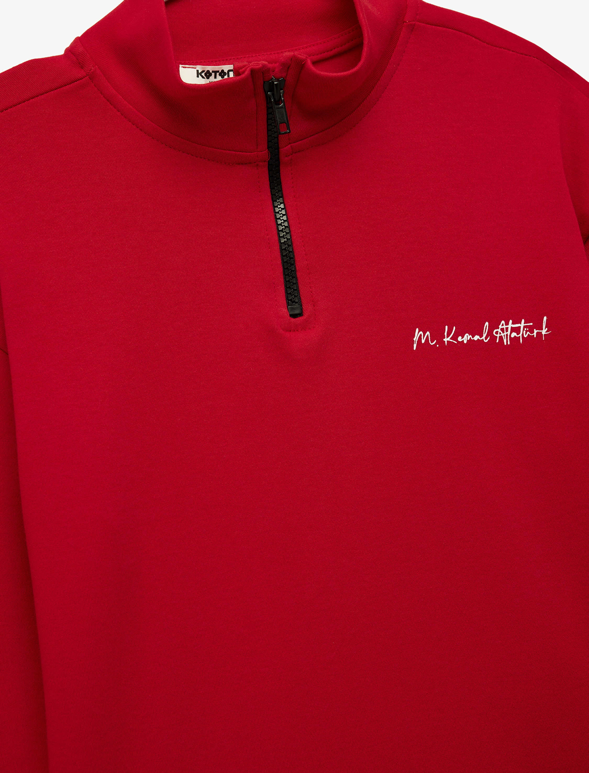  Erkek Çocuk Dik Yaka Yarım Fermuarlı Uzun Kollu Atatürk Nakışlı Pamuklu Sweatshirt