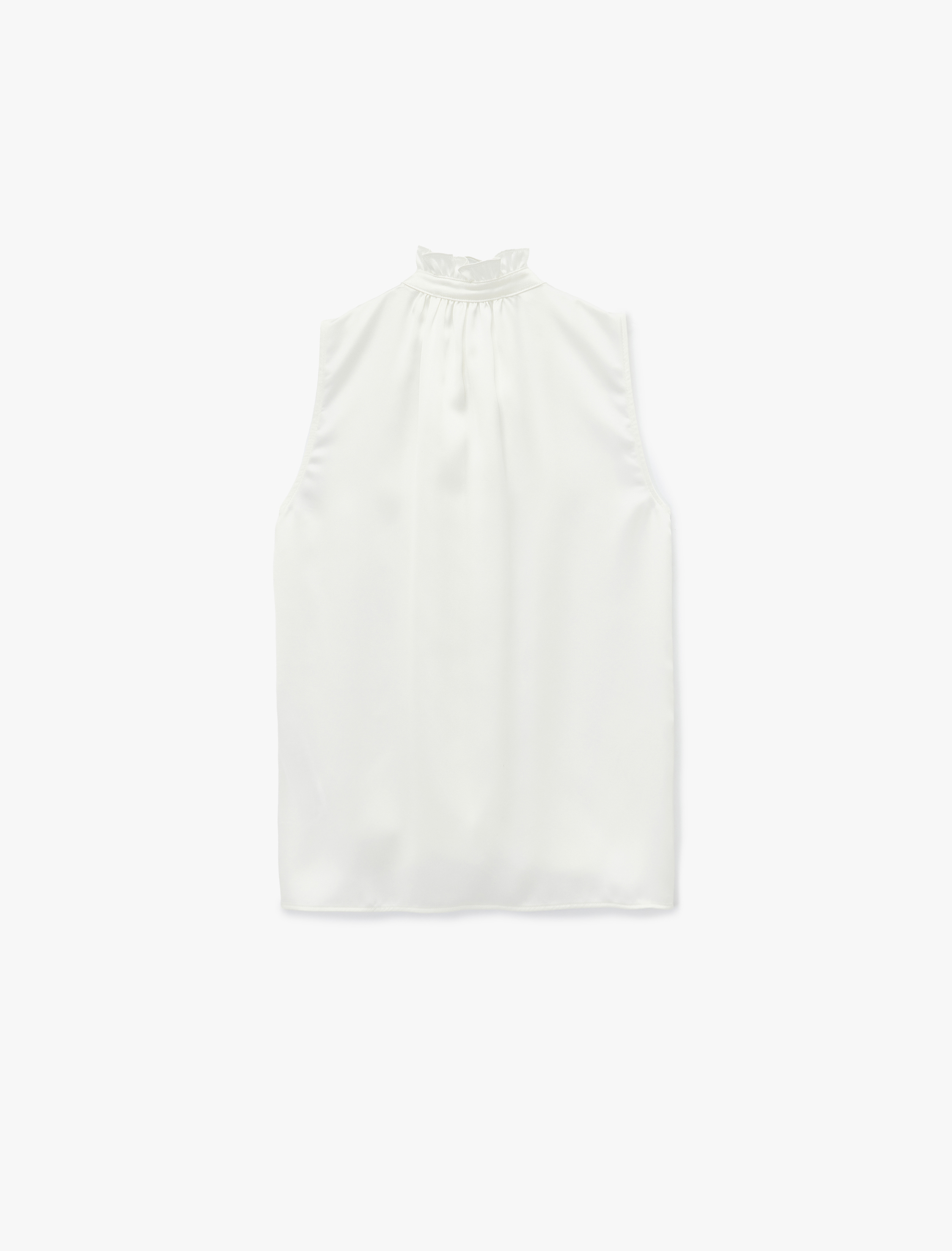   Bağlama Detaylı Dik Fırfırlı Yaka Kolsuz Gömlek