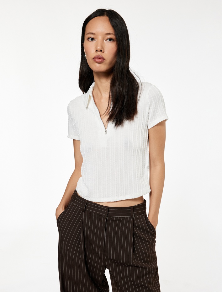  Slim Fit Saç Örgü Dokulu Kısa Kollu Fermuarlı Polo Yaka Tişört