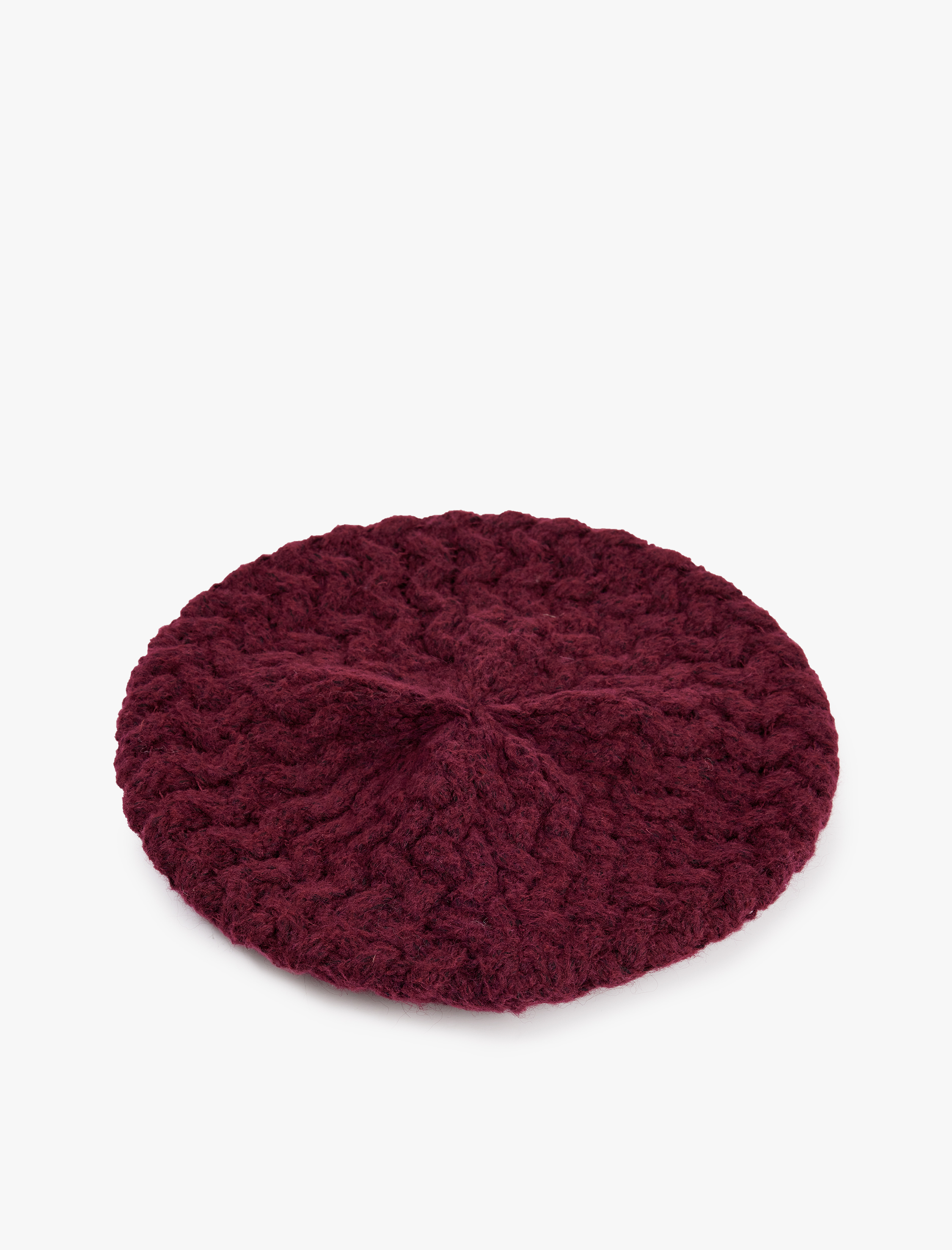  Kadın Örgü Dokulu Ressam Şapka