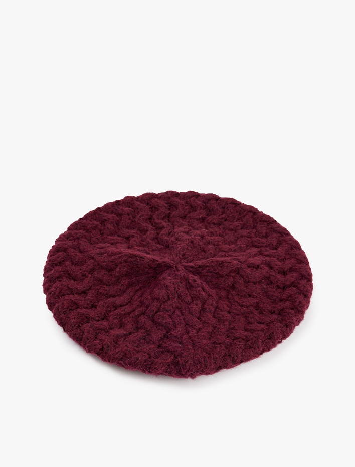 Kadın Örgü Dokulu Ressam Şapka