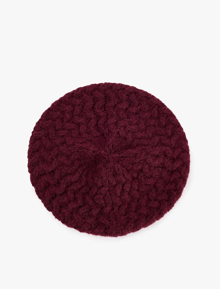 Kadın Örgü Dokulu Ressam Şapka