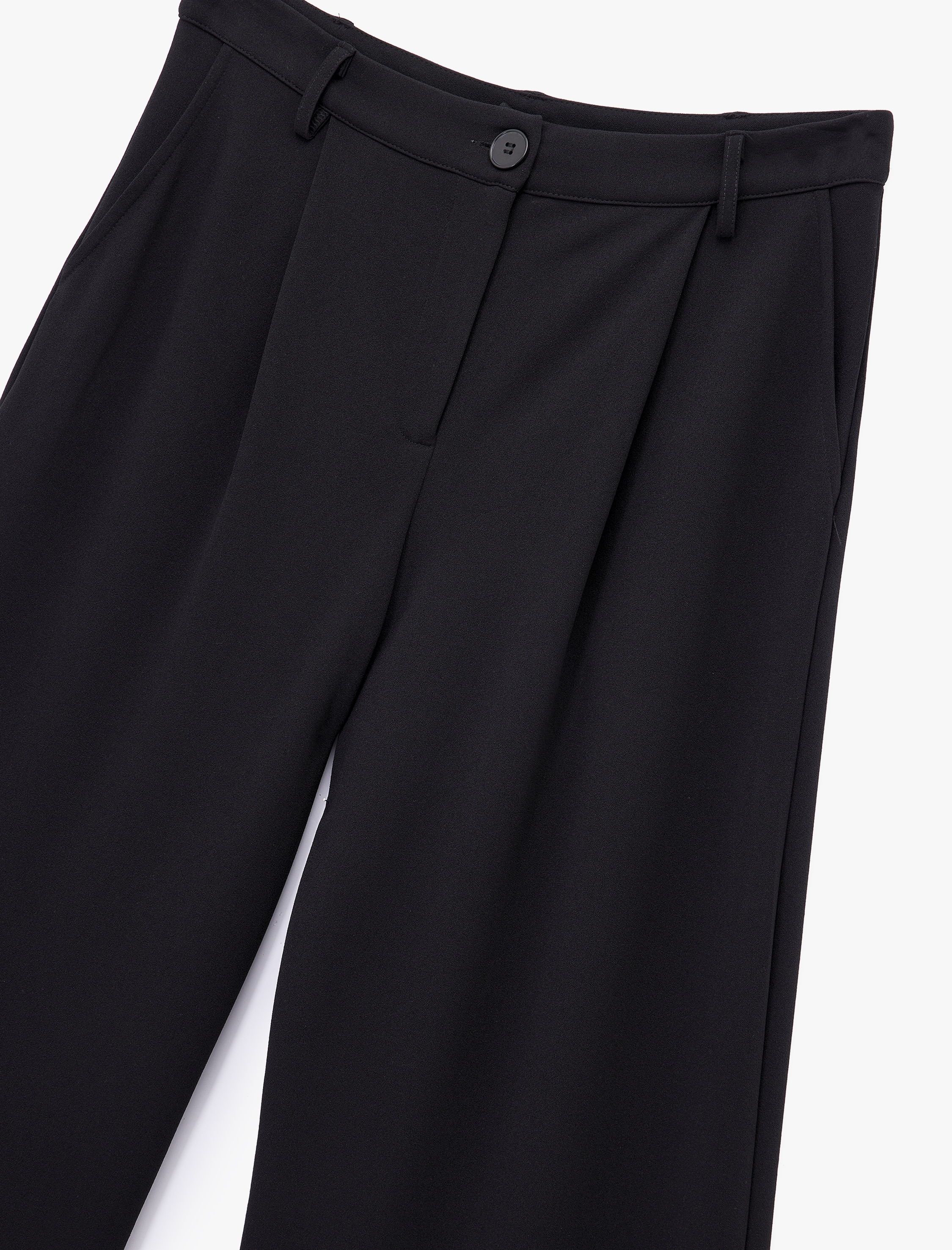   Düğmeli Cep Detaylı Normal Bel Geniş Paça Kumaş Pantolon