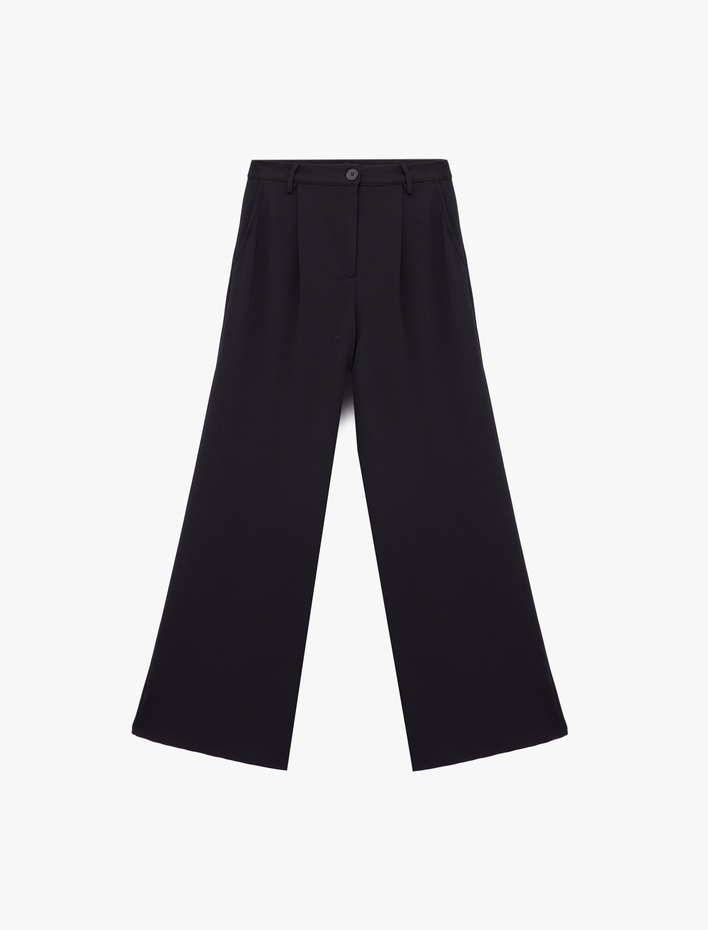  Düğmeli Cep Detaylı Normal Bel Geniş Paça Kumaş Pantolon