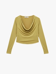 Slim Fit Uzun Kollu Metal Aksesuarlı Degaje Yaka Tişört