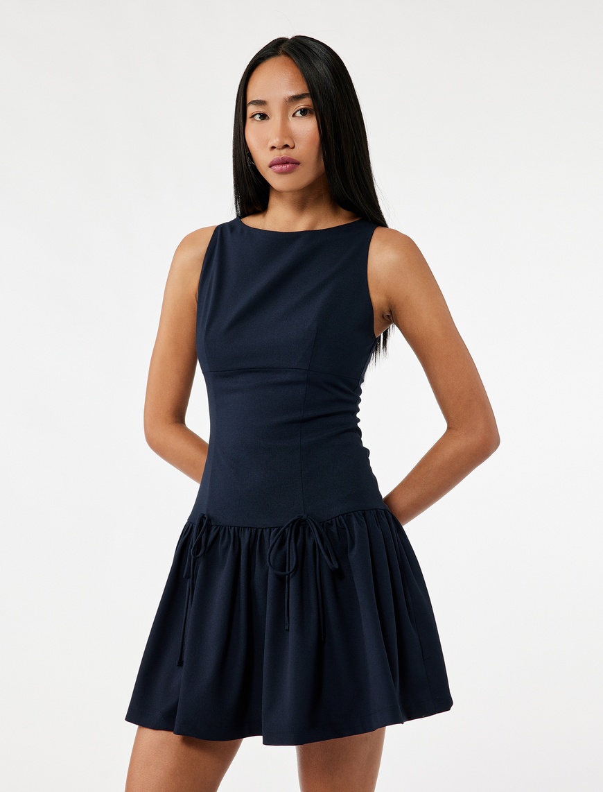   Kolsuz Bisiklet Yaka Slim Fit Fiyonklu Mini Elbise