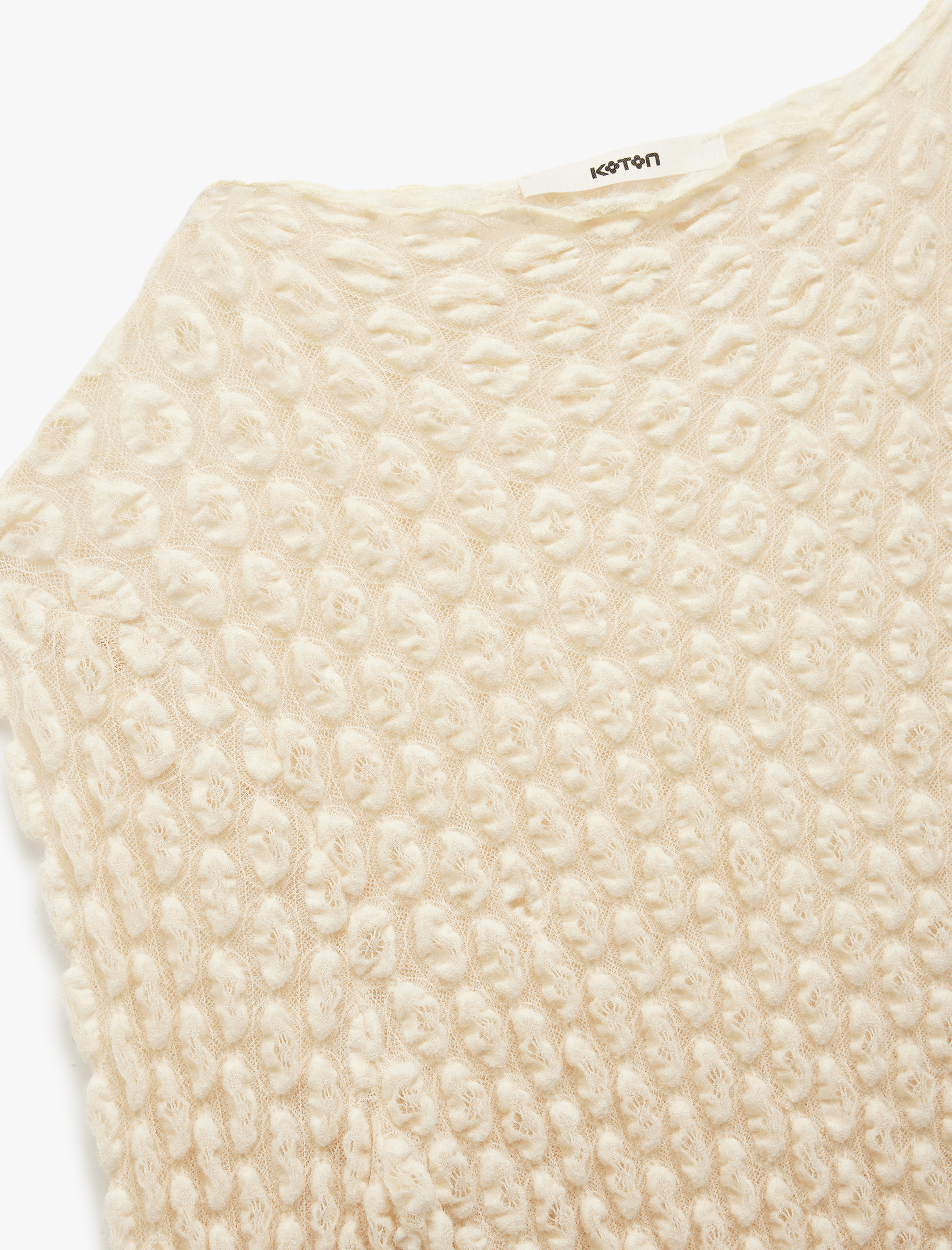   Koton X Sibil Çetinkaya - Slim Fit Yarı Transparan Yumuşak Dokulu Dik Yaka Uzun Kollu Dantel Bluz