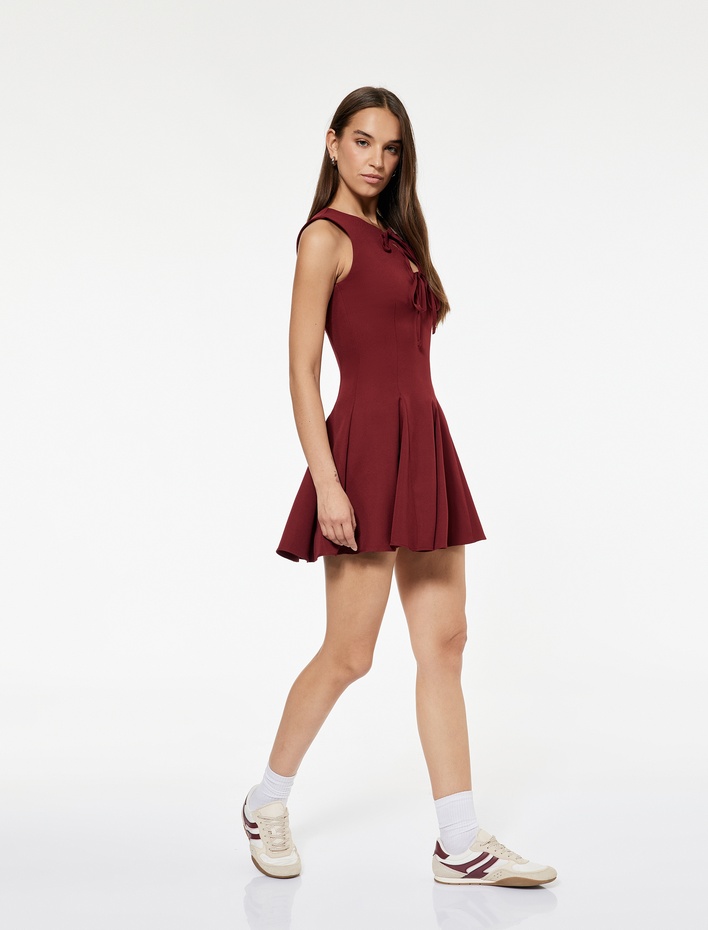  Bağcıklı Fiyonklu Yaka Kolsuz A Kesim Mini Elbise