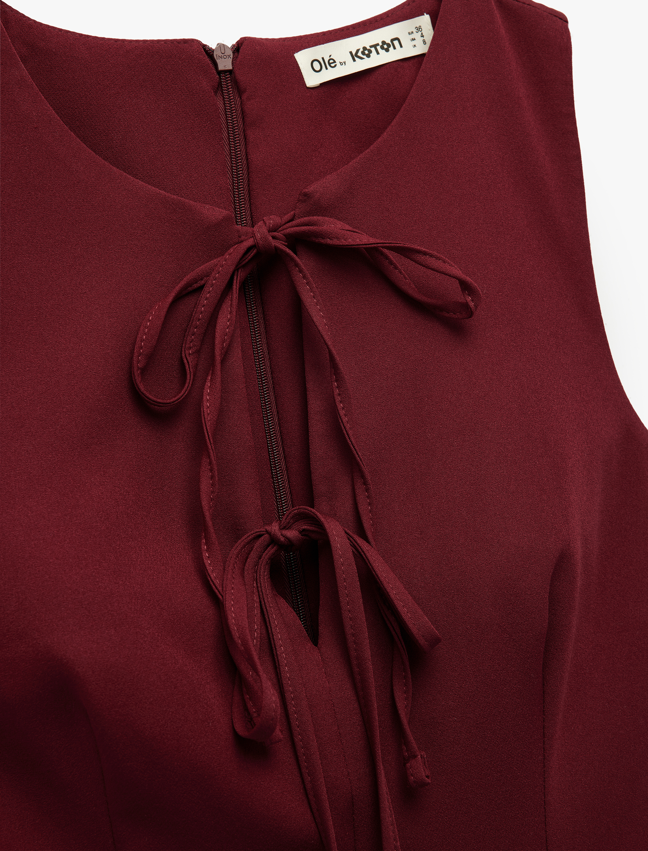   Bağcıklı Fiyonklu Yaka Kolsuz A Kesim Mini Elbise