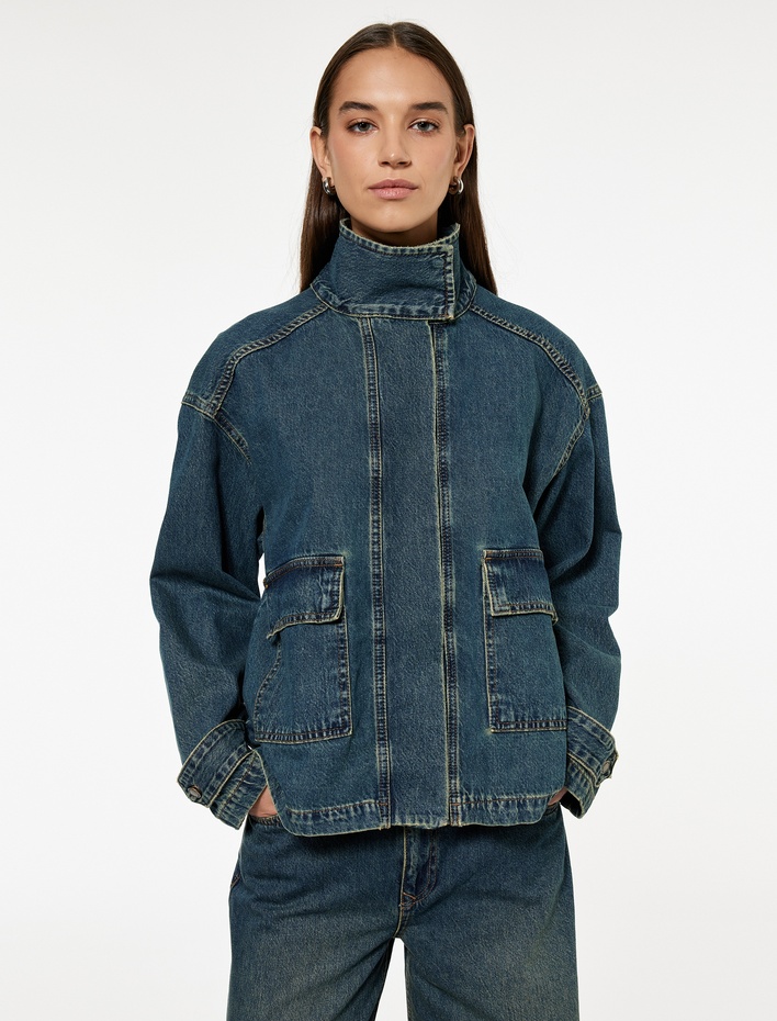  Pamuklu Uzun Kollu Dik Yaka Cep Detaylı Düğmeli Denim Ceket
