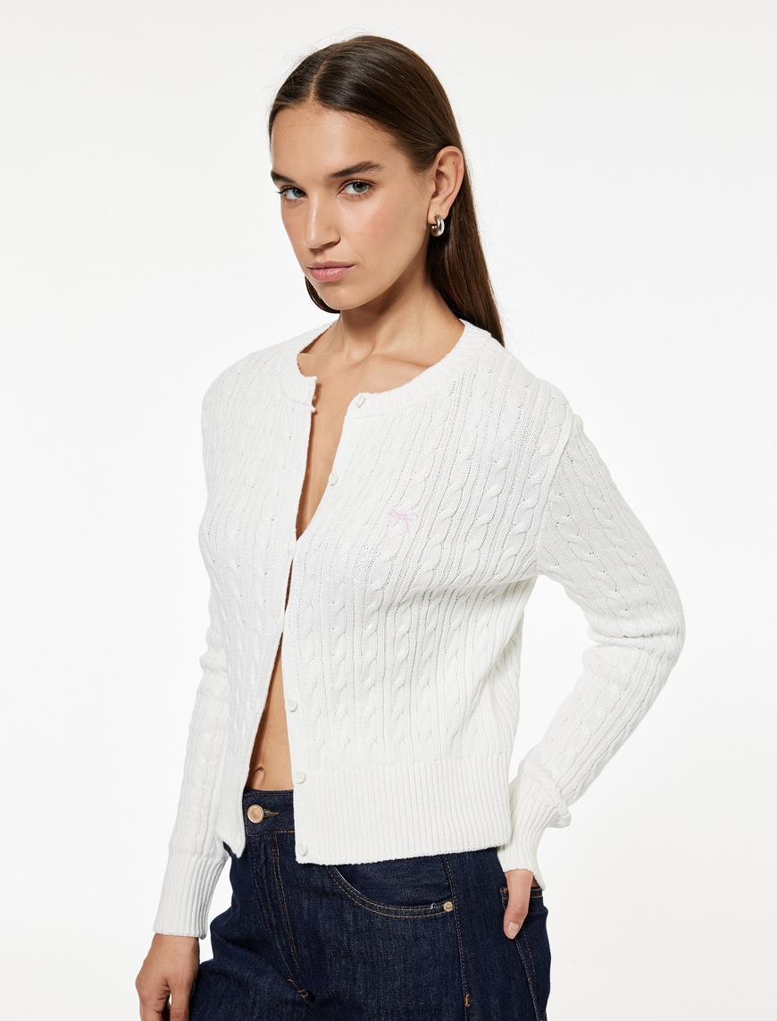   Pamuklu Saç Örgüsü Dokulu Düğmeli Bisiklet Yaka Slim Fit Fiyonklu Hırka