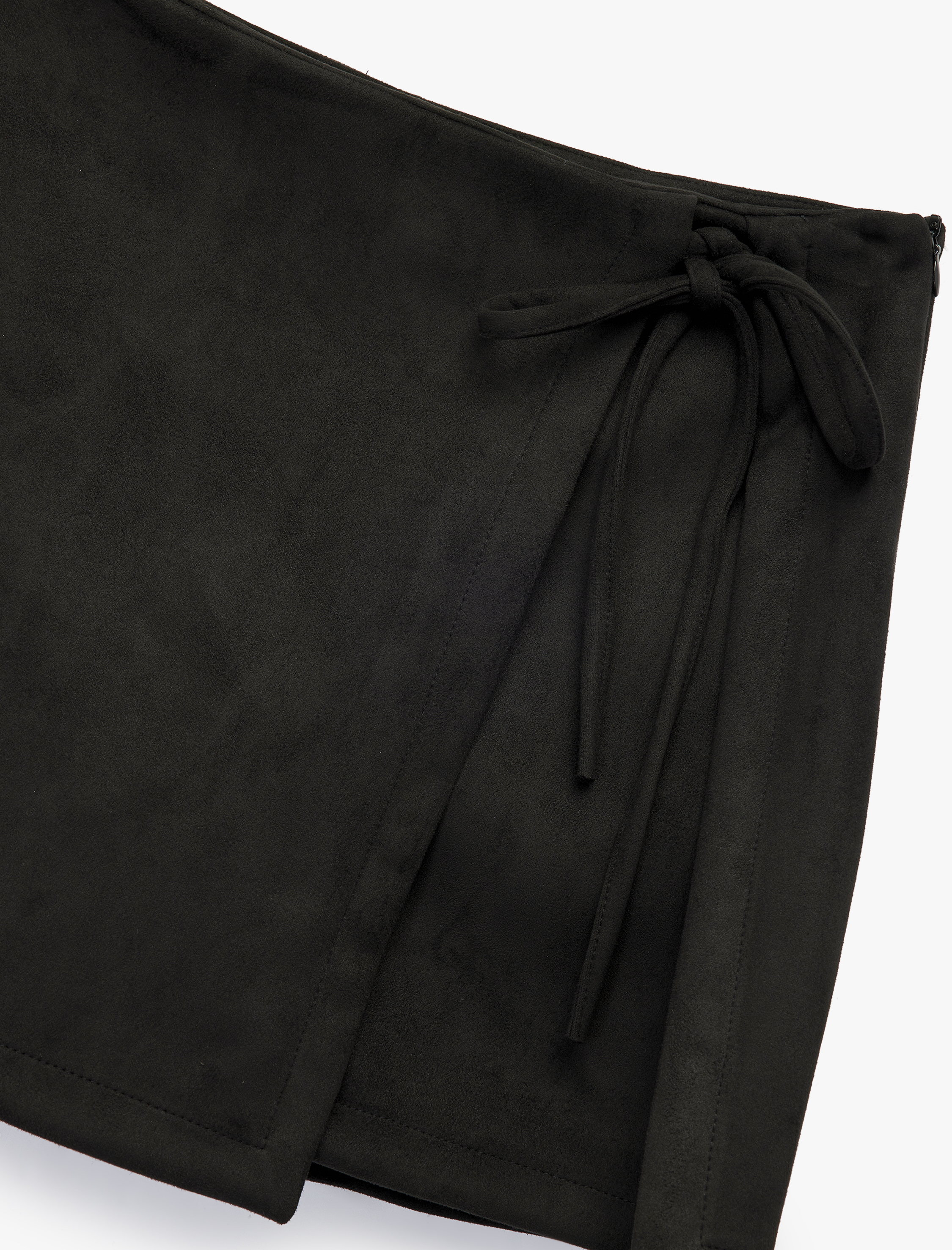   Süet Görünümlü Bağlama Detaylı Mini Şort Etek