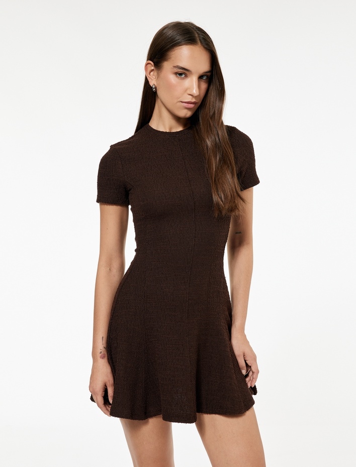  Viskon Karışımlı Kısa Kollu Bisiklet Yaka Mini Elbise