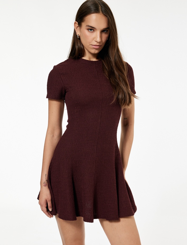  Viskon Karışımlı Kısa Kollu Bisiklet Yaka Mini Elbise