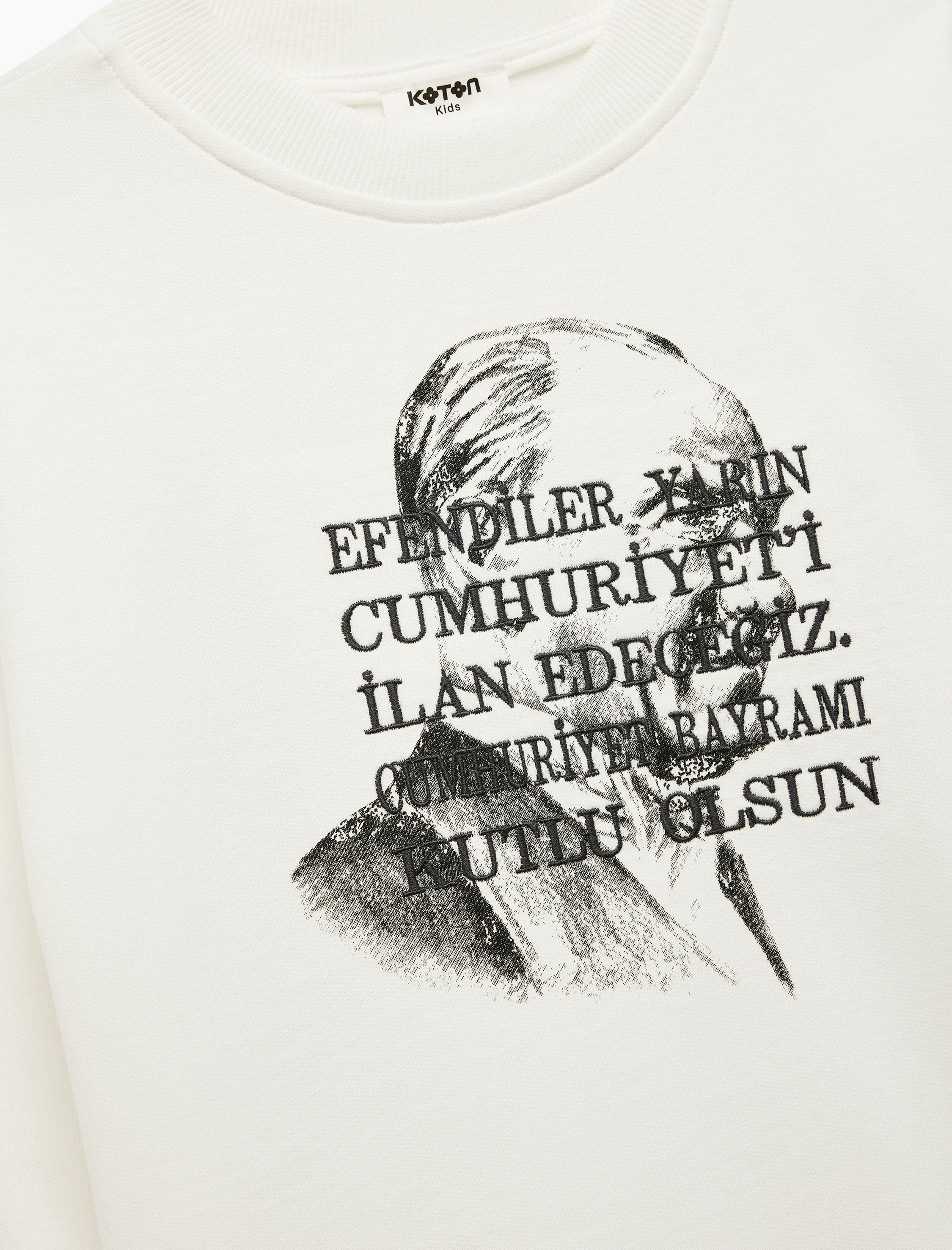  Erkek Çocuk Pamuklu Atatürk Baskılı Bisiklet Yaka Uzun Kollu Sweatshirt