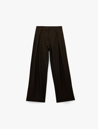 Koton X Sibil Çetinkaya - Pile Detaylı Cepli Çizgili Düz Geniş Paça Kumaş Pantolon