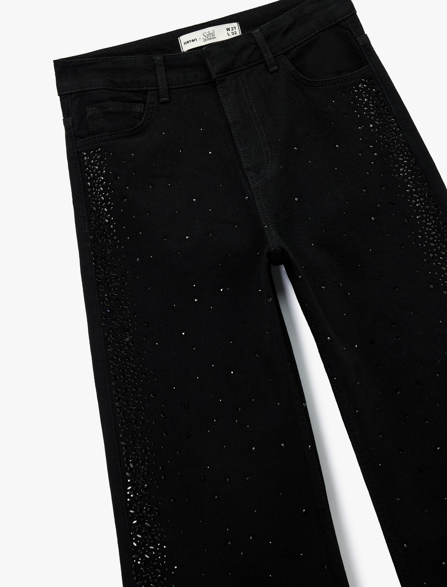   Koton X Sibil Çetinkaya - Taş Detaylı Çıtçıt Düğmeli Cepli Geniş İspanyol Paça Jean Pantolon - Flare Jean