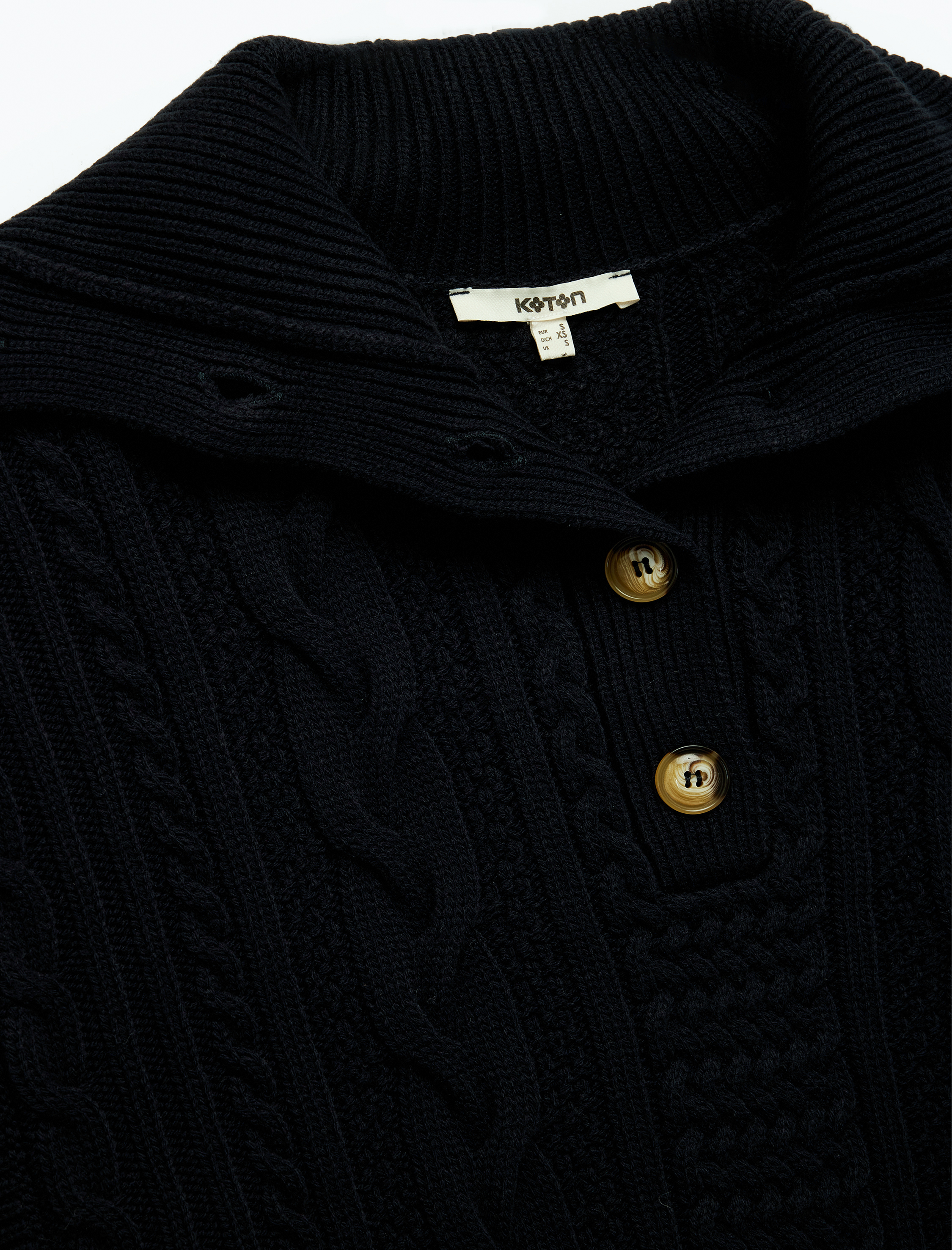   Yarım Düğmeli Devrik Yaka Kolsuz Saç Örgü Süveter