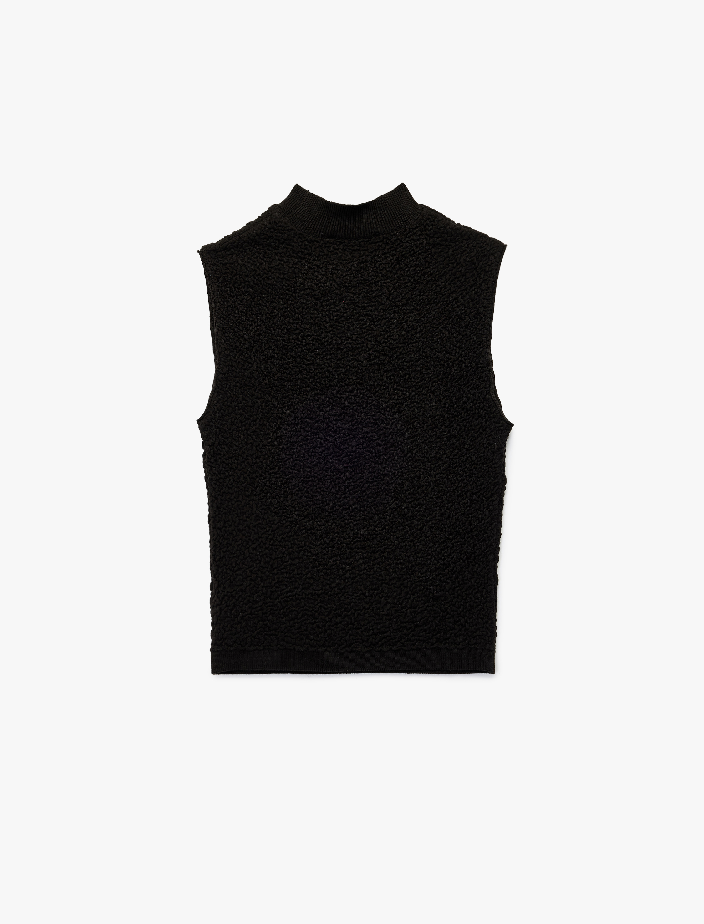 Dik Yaka Dokulu Kolsuz Triko Bluz