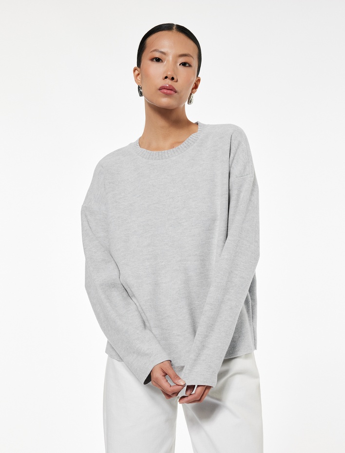  Uzun Kollu Bisiklet Yaka Basic Sweatshirt
