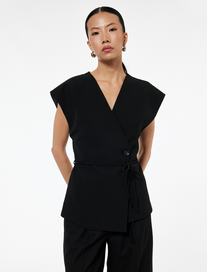  V Yaka Bağlama Detaylı Kruvaze Yelek