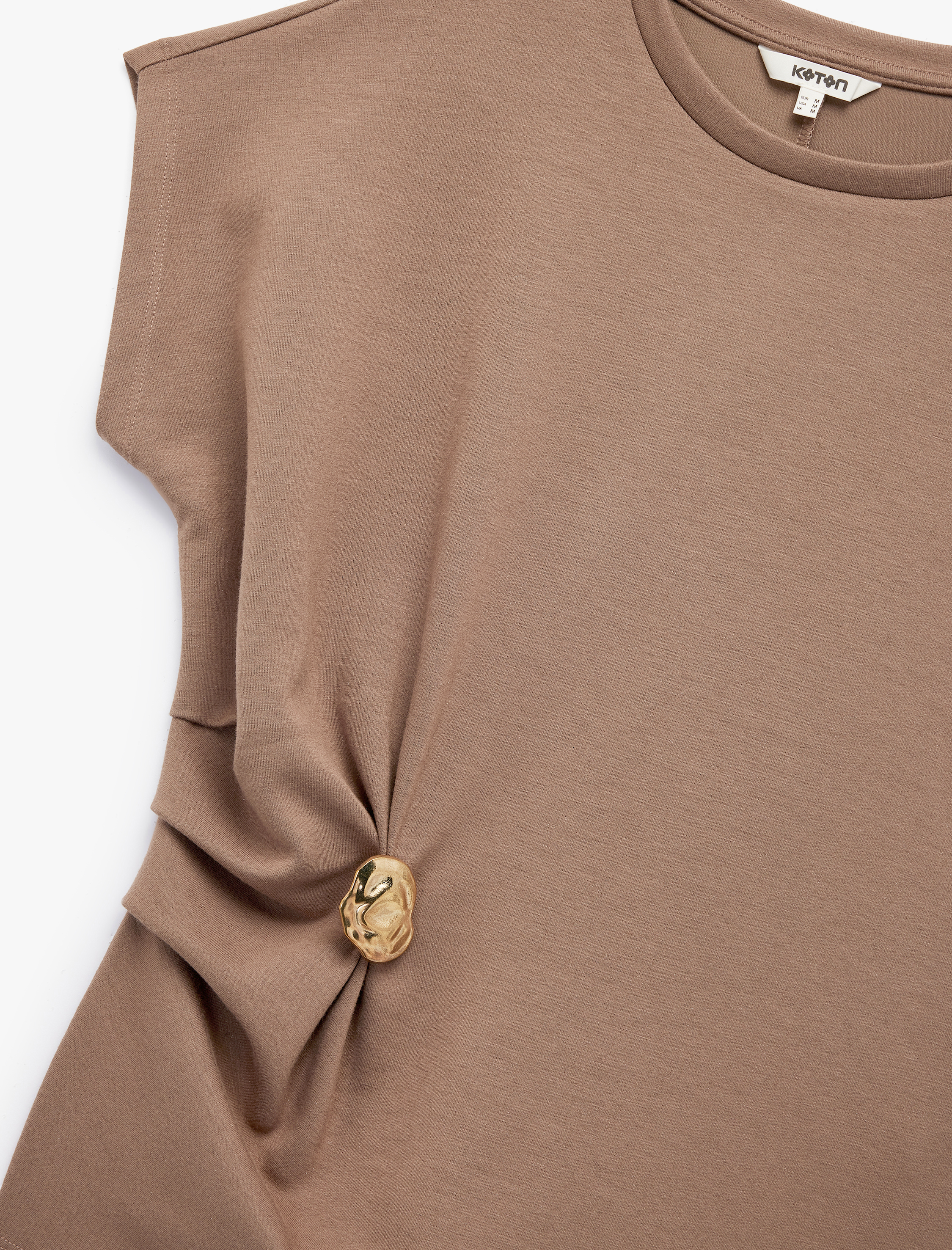 Slim Fit Metal Aksesuar Detaylı Kolsuz Bluz