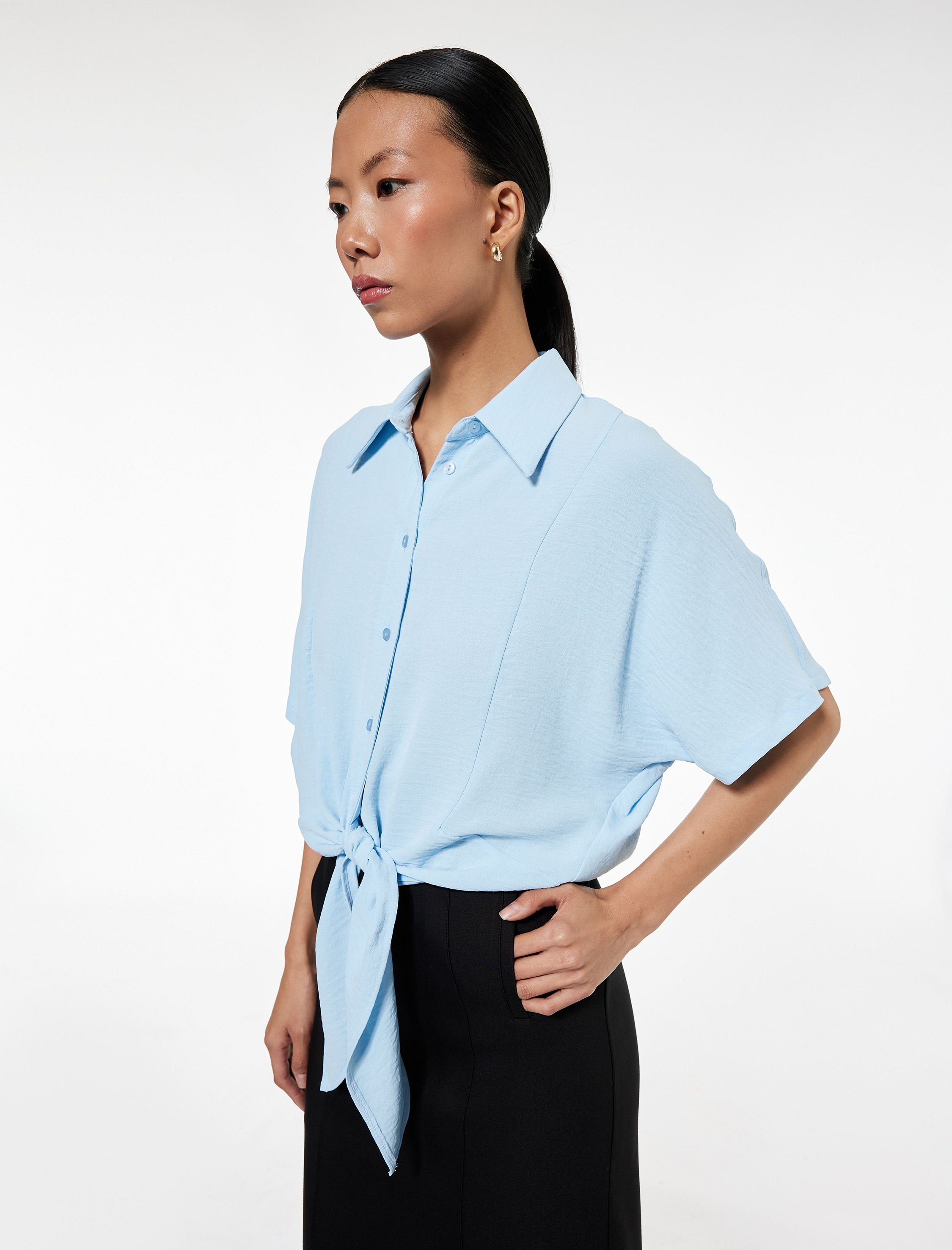   Aerobin Kumaş Kısa Kollu Önden Bağlama Detaylı Crop Gömlek