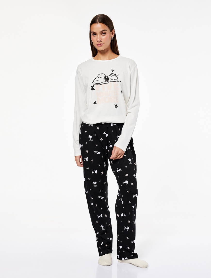   Snoopy Baskılı Lisanslı Uzun Kollu Bisiklet Yaka Pamuklu Pijama Takımı