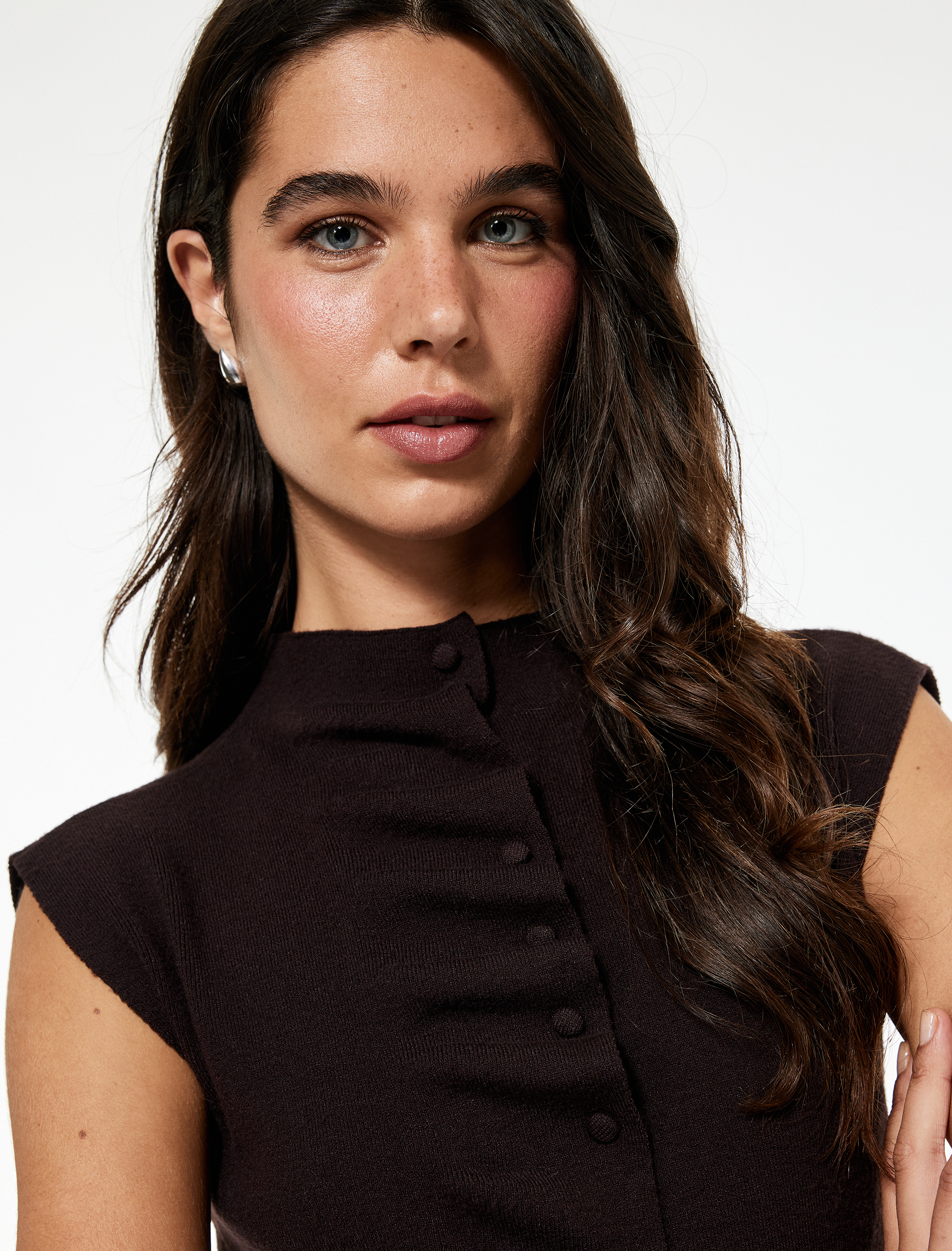   Koton X Sibil Çetinkaya - Slim Fit Düğmeli Drapeli Dik Yaka Triko Yelek